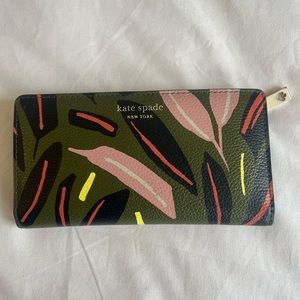 Kate Spade Large Slim Bifold Wallet